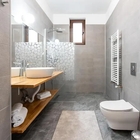 Nobel Boutique Aparthotel 3*